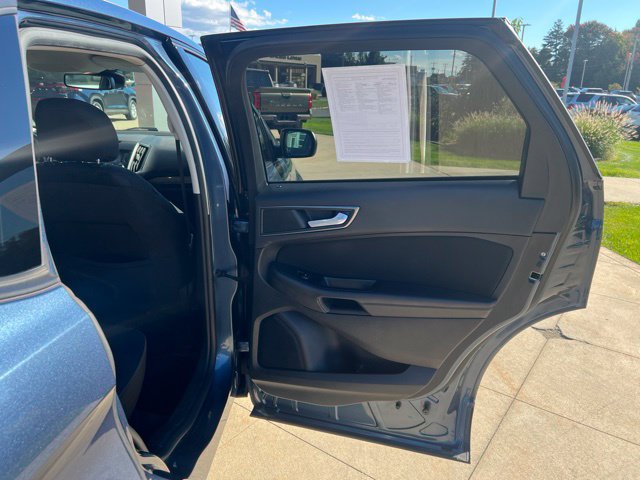 Used 2019 Ford Edge SE FWD image 32