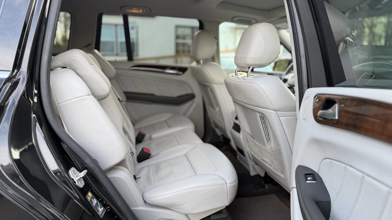 Used 2016 Mercedes-Benz GL 450 GL 450 4MATIC AWD 4dr SUV w/ Premium I Package image 17