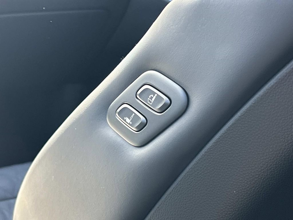 Used 2025 Genesis GV70 3.5T Sport w/ Sport Advanced Package image 26