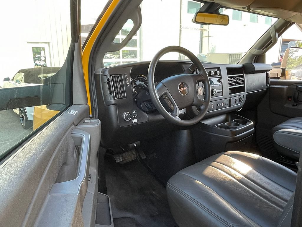 Used 2021 GMC Savana 3500 Extended w/ Power Convenience Package RWD image 20