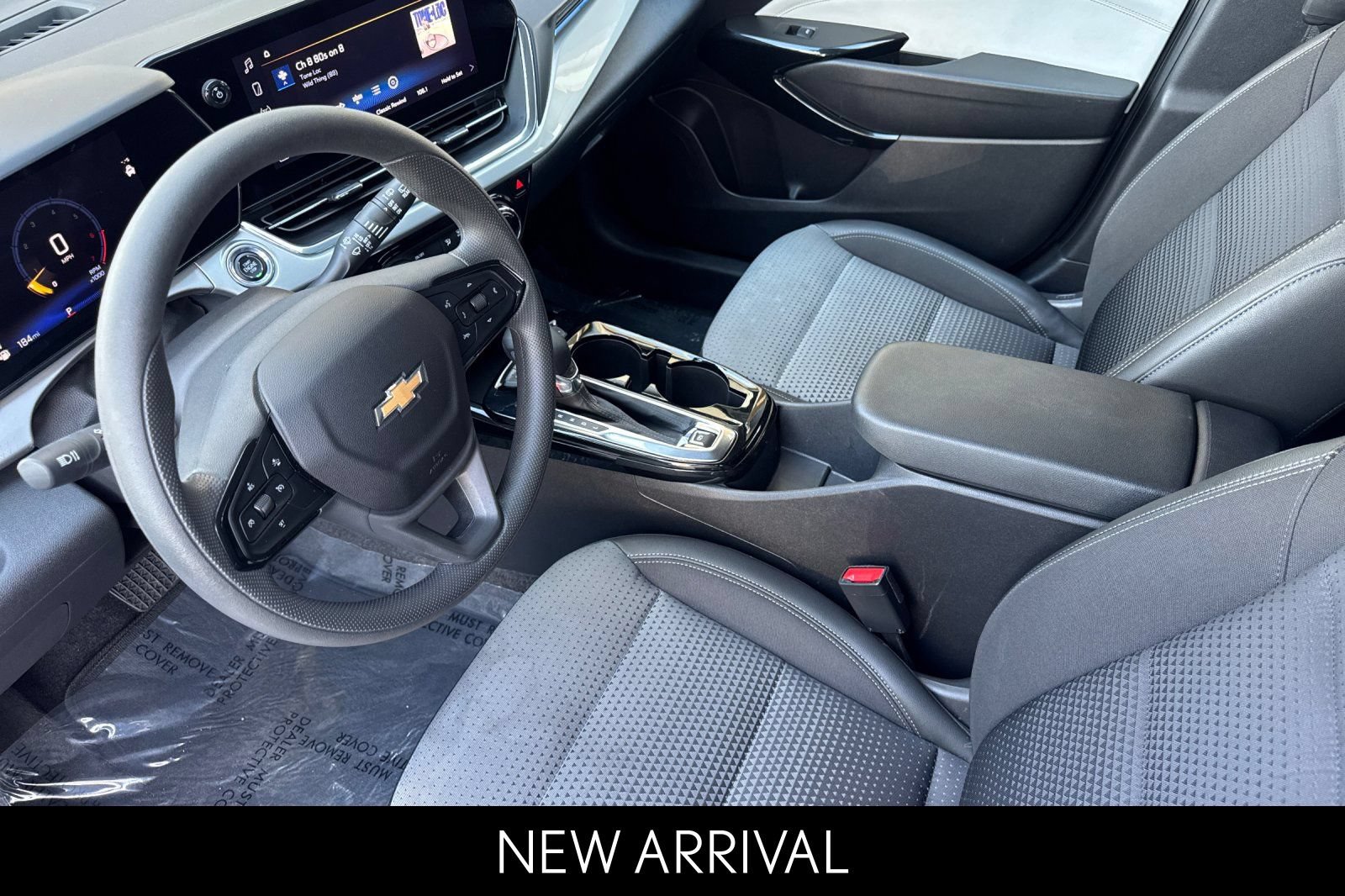 Used 2025 Chevrolet Trax LT FWD image 11