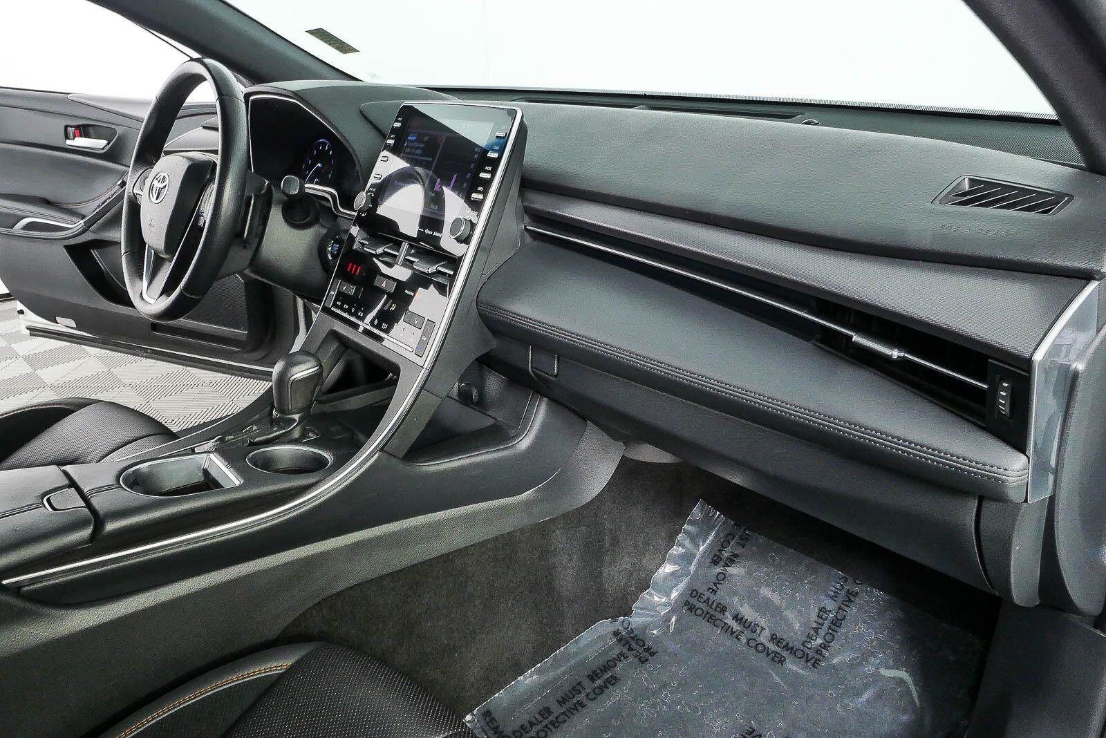 Used 2021 Toyota Avalon XSE FWD image 22