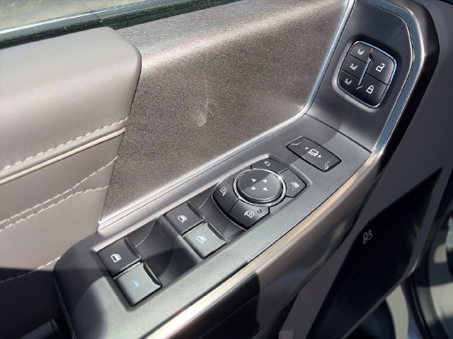 New 2027 Ford F450 Platinum w/ Platinum Plus Package AWD/4WD image 18
