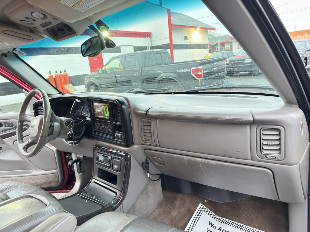 Used 2001 GMC Yukon XL Denali image 17