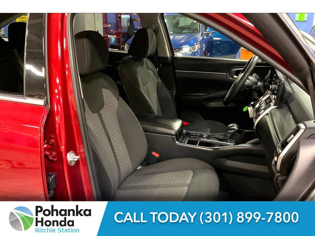 Used 2023 Kia Sorento LX image 6