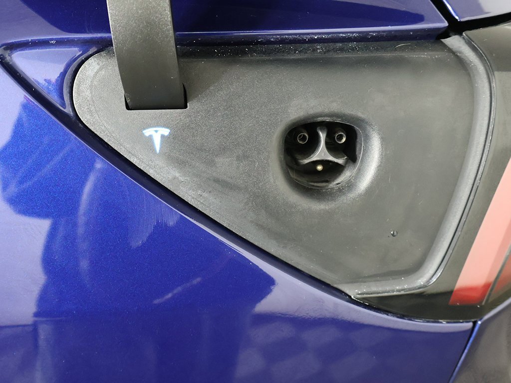 Used 2020 Tesla Model Y Long Range image 19