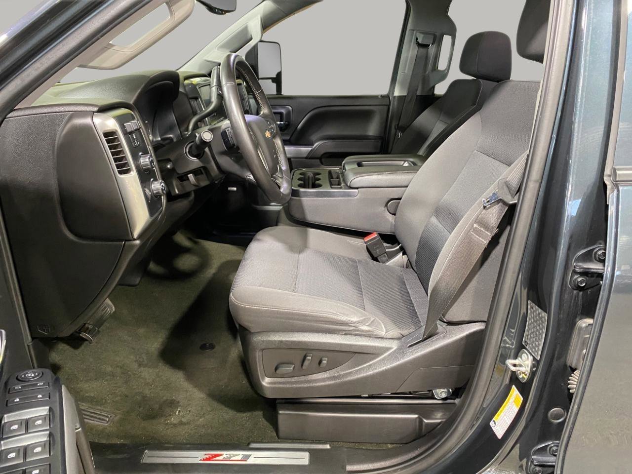 Used 2018 Chevrolet Silverado 3500 LT w/ LT Convenience Package AWD/4WD image 18