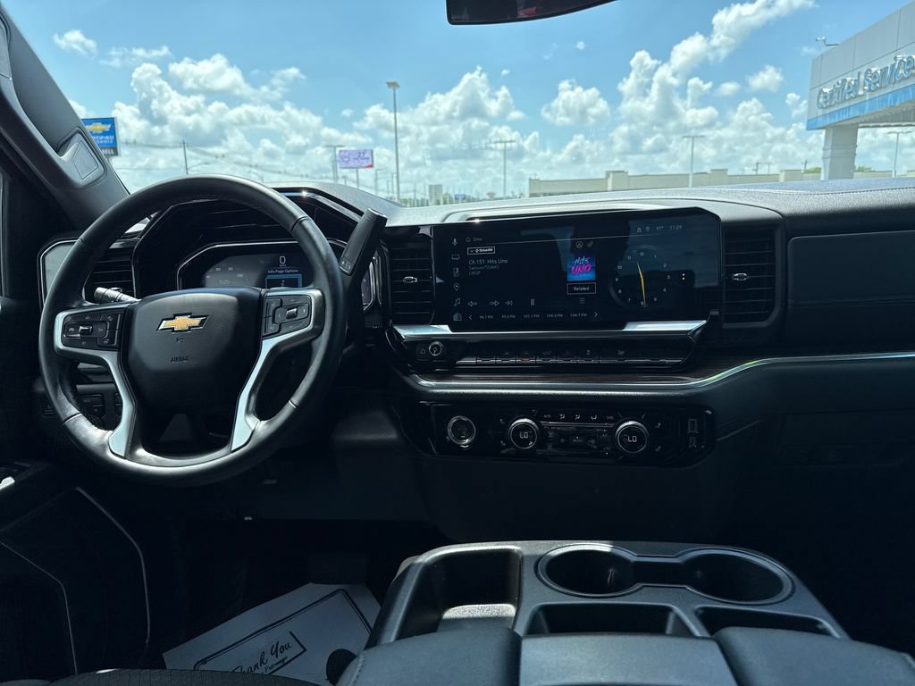 Used 2024 Chevrolet Silverado 1500 LT AWD/4WD image 15