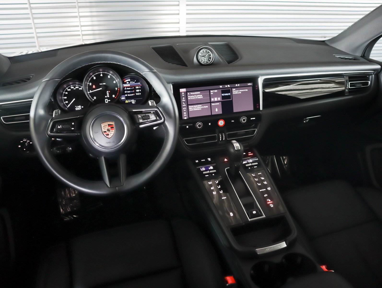 Certified 2026 Porsche Macan AWD/4WD image 20