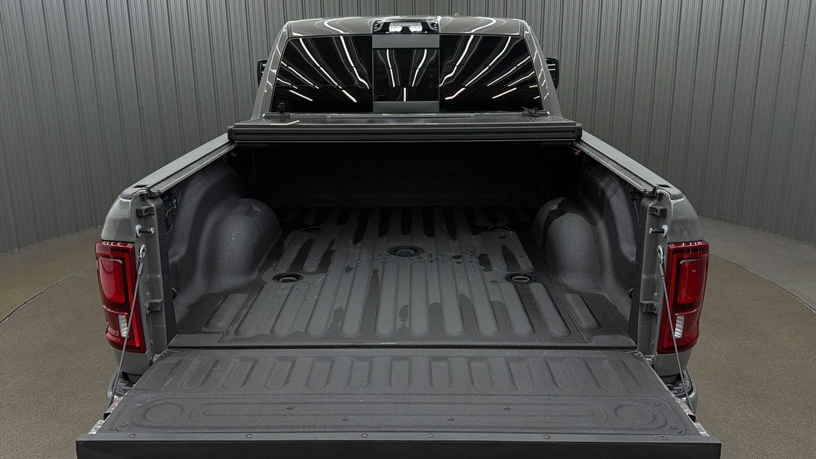 Used 2025 RAM 2500 Laramie AWD/4WD image 18