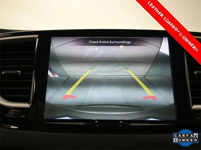 Used 2023 Chrysler Pacifica Touring-L image 16