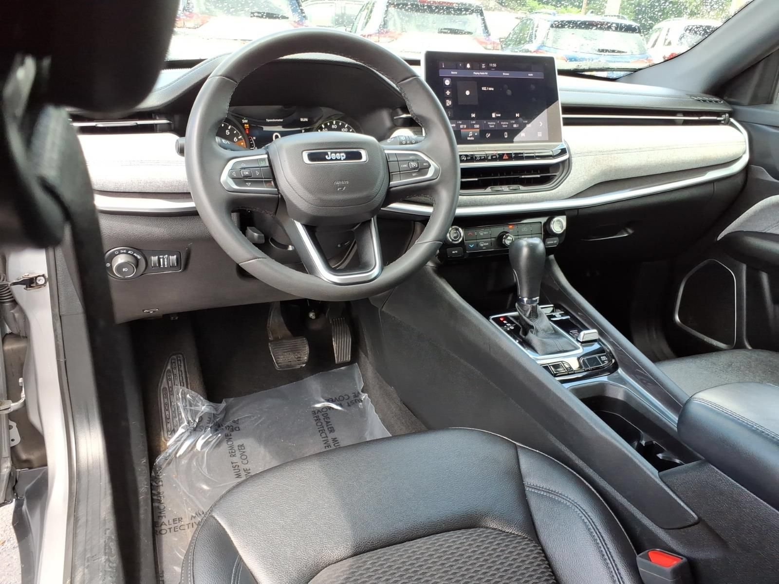 Used 2024 Jeep Compass Latitude AWD/4WD image 12