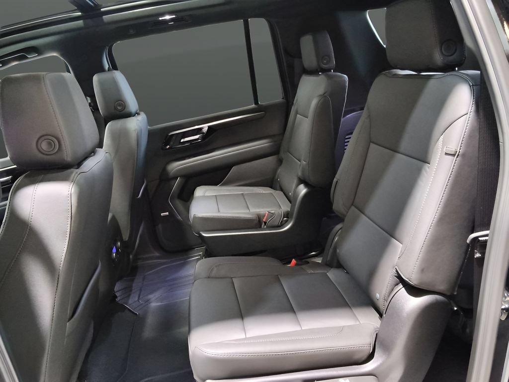 Used 2026 Chevrolet Suburban Z71 w/ Comfort Package AWD/4WD image 33