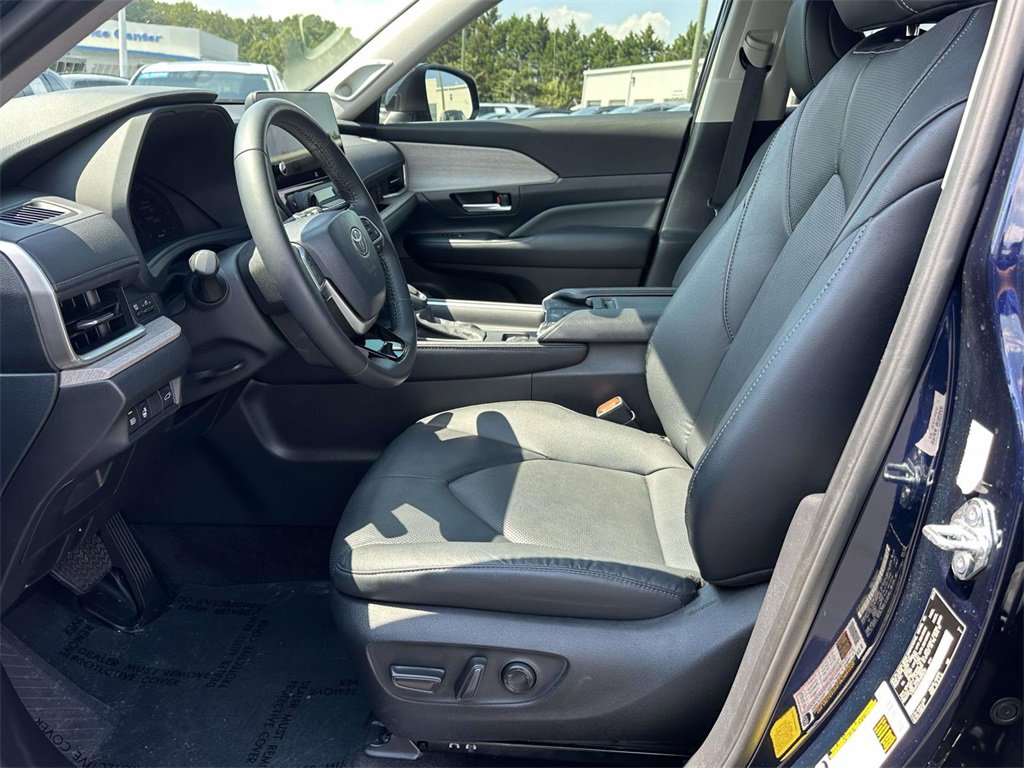Used 2024 Toyota Grand Highlander Limited image 4