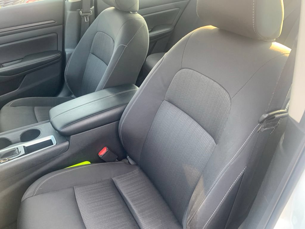 Used 2025 Nissan Altima 2.5 SV FWD image 11