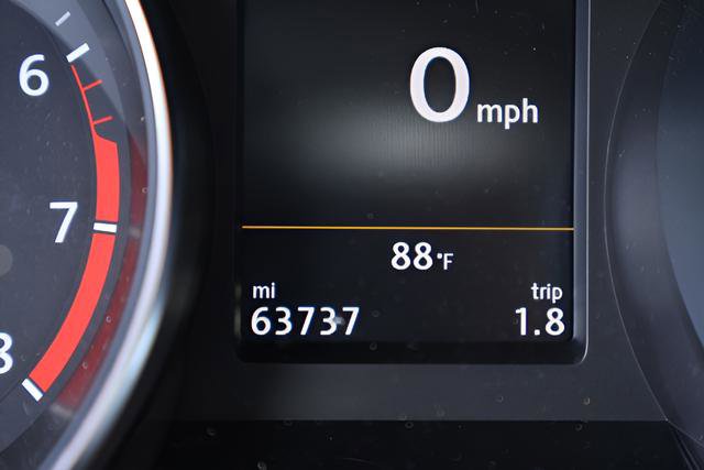 Used 2018 Volkswagen Passat 2.0T SE FWD image 2