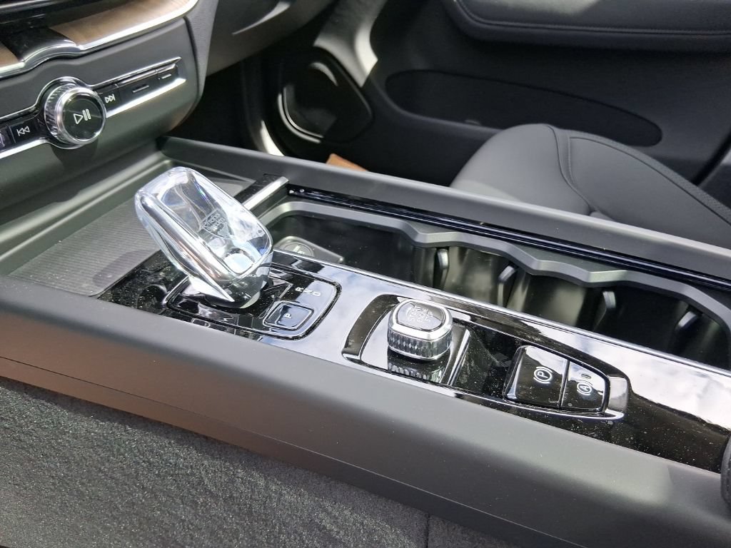 New 2026 Volvo XC60 B5 Plus w/ Climate Package AWD/4WD image 11