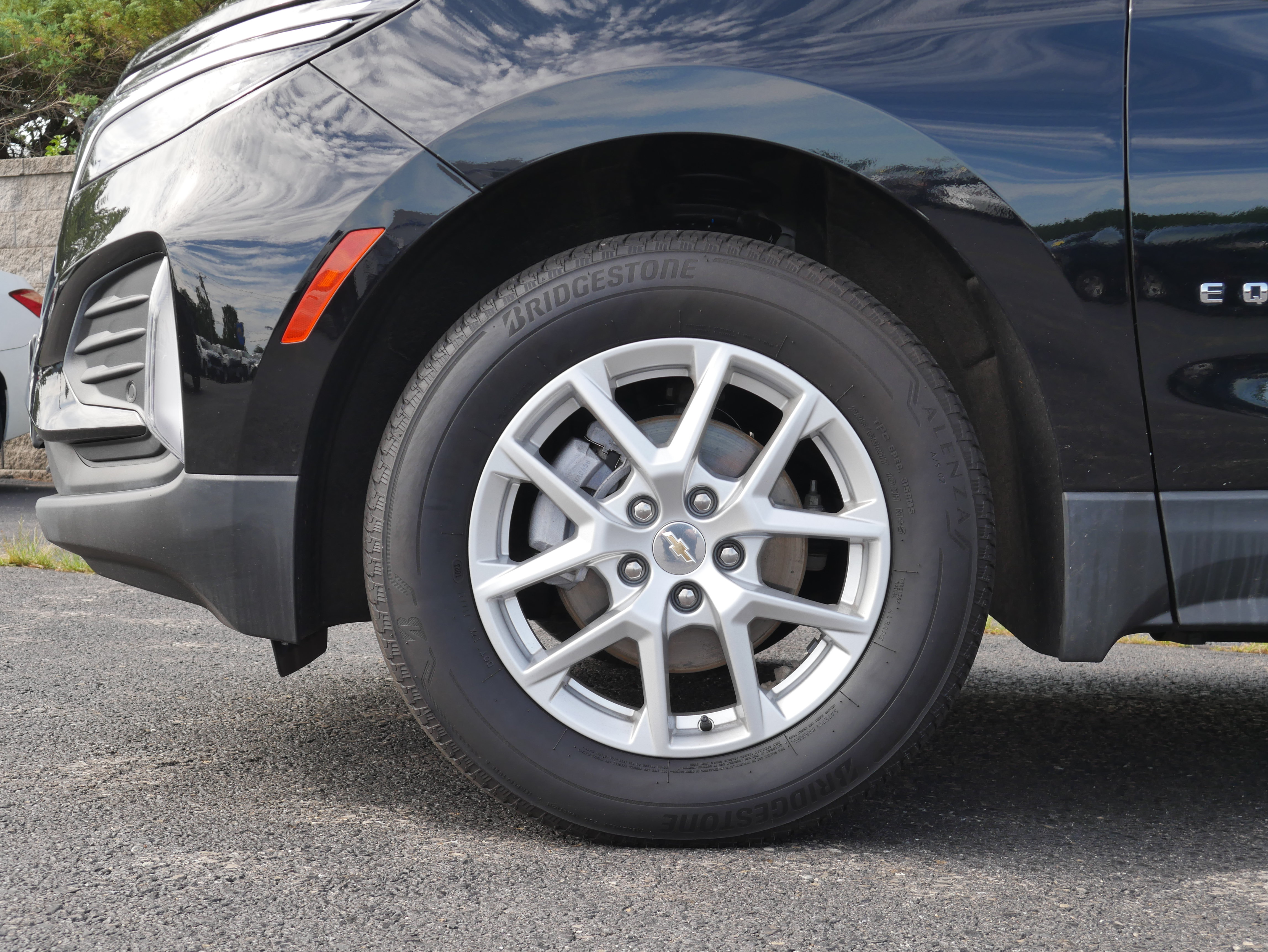Certified 2023 Chevrolet Equinox LT AWD/4WD image 11