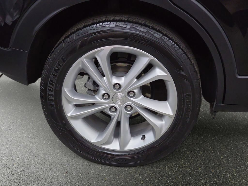 Used 2023 Buick Encore GX Preferred w/ Cold Weather Comfort Package AWD/4WD image 32