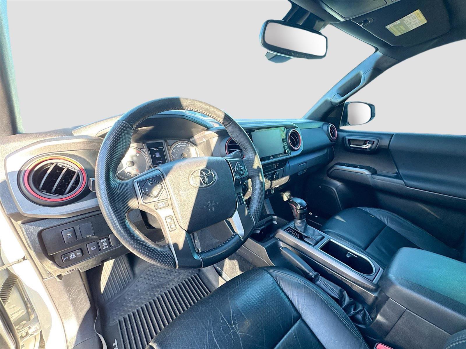 Used 2021 Toyota Tacoma TRD Sport w/ TRD Premium Sport Package image 9