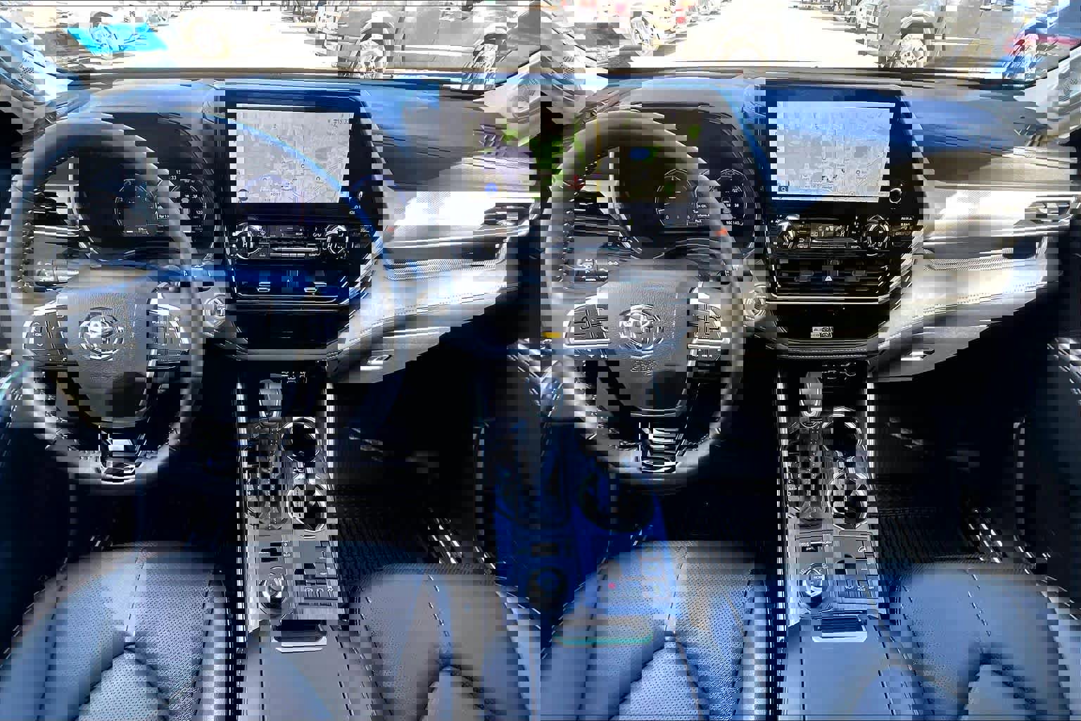 Certified 2025 Toyota Highlander Platinum image 15