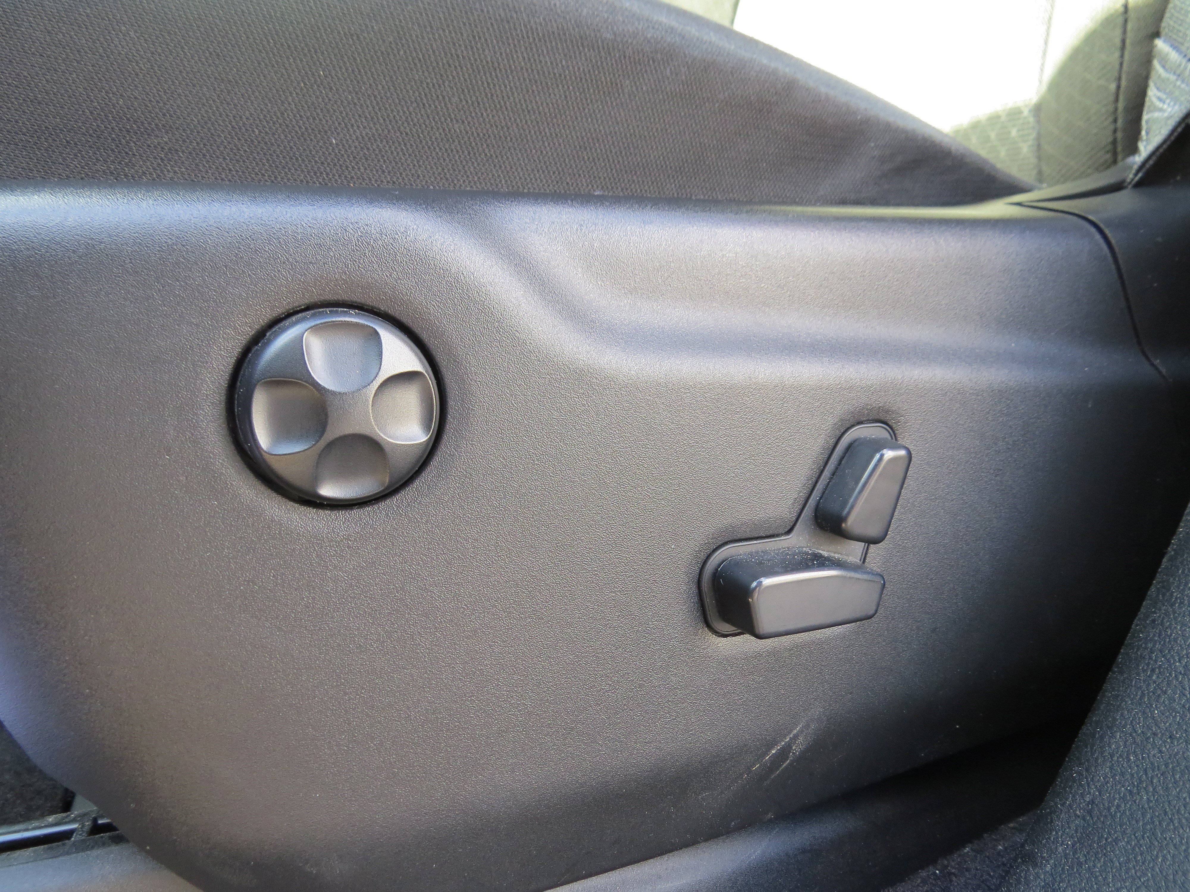 Used 2018 Jeep Grand Cherokee Laredo image 11