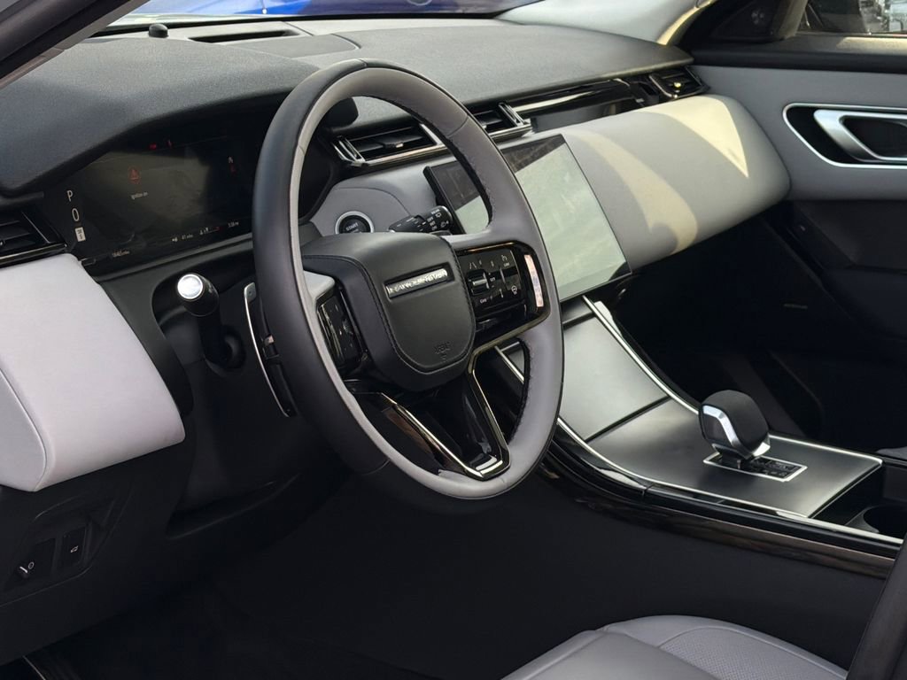 Used 2025 Land Rover Range Rover Velar Dynamic SE image 16