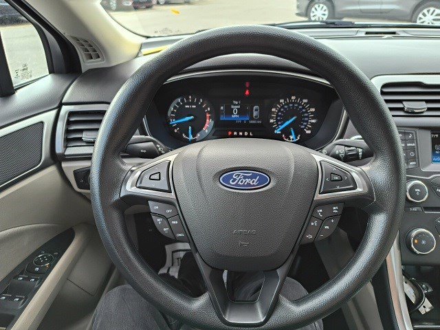 Used 2018 Ford Fusion SE image 20