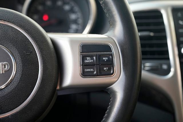 Used 2011 Jeep Grand Cherokee Laredo image 41