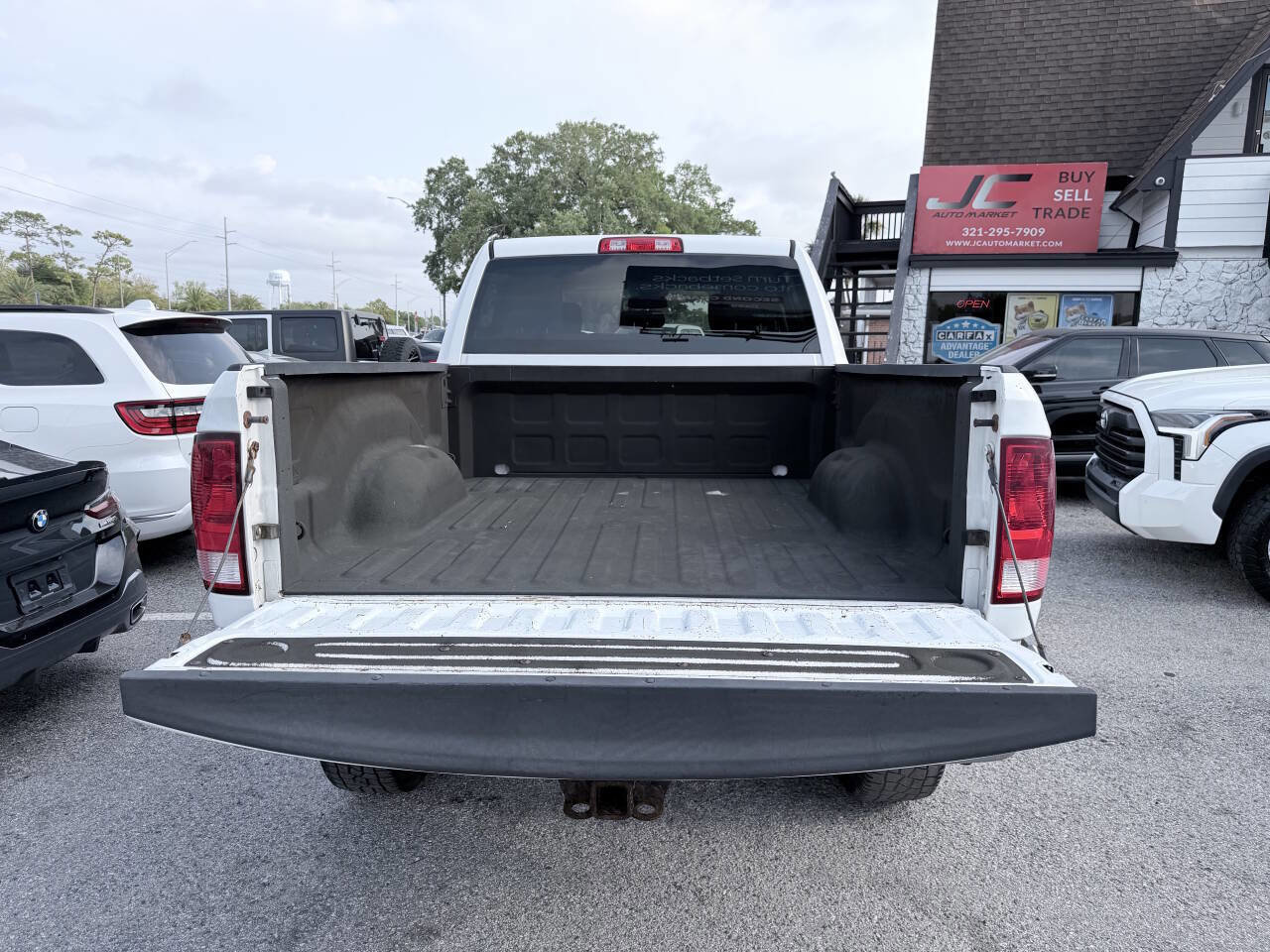 Used 2015 RAM 2500 Tradesman w/ Chrome Appearance Group AWD/4WD image 5
