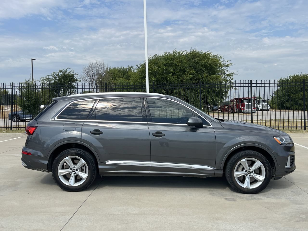 Used 2021 Audi Q7 2.0T Premium w/ Convenience Package AWD/4WD image 3