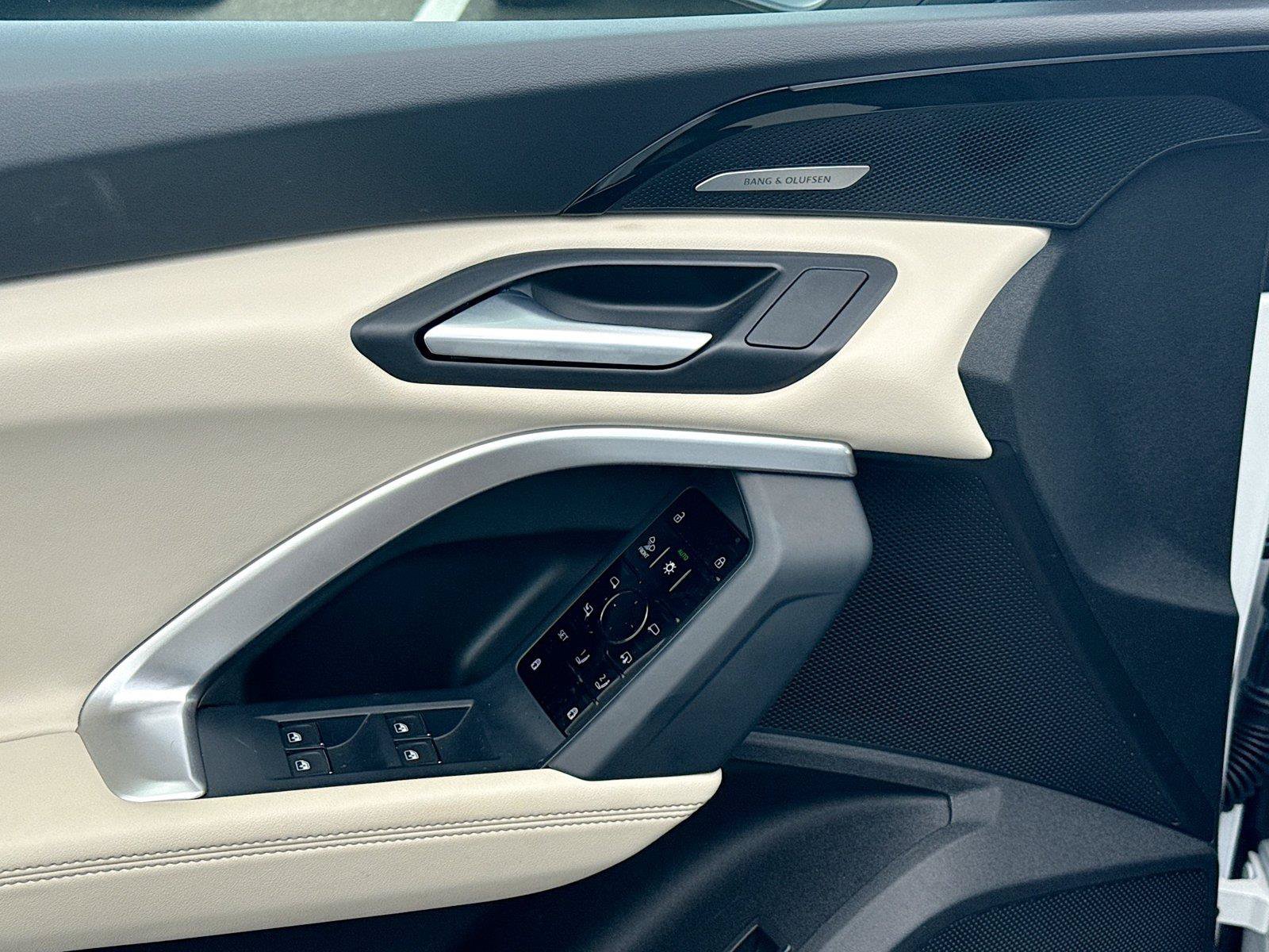 Certified 2025 Audi Q5 Premium AWD/4WD image 18