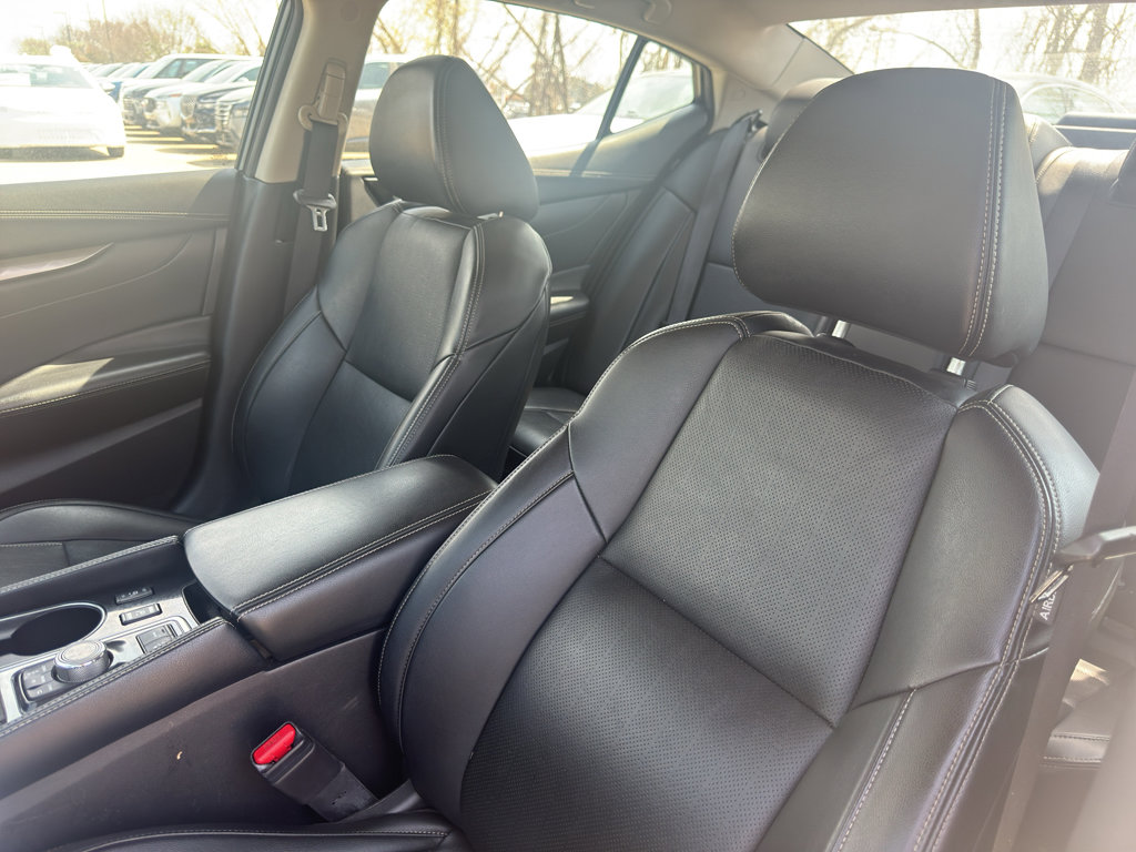 Used 2023 Nissan Maxima SV w/ Floor Mat Group FWD image 12