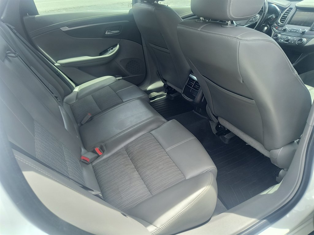 Used 2016 Chevrolet Impala LT FWD image 21