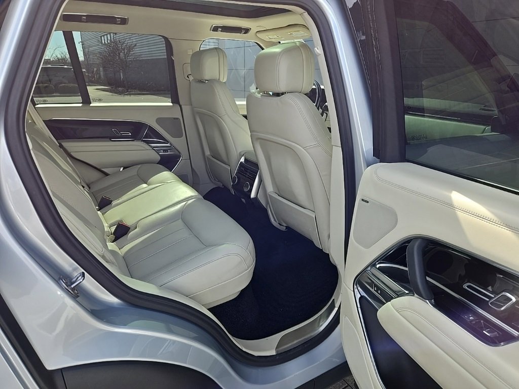 Used 2023 Land Rover Range Rover SE image 19