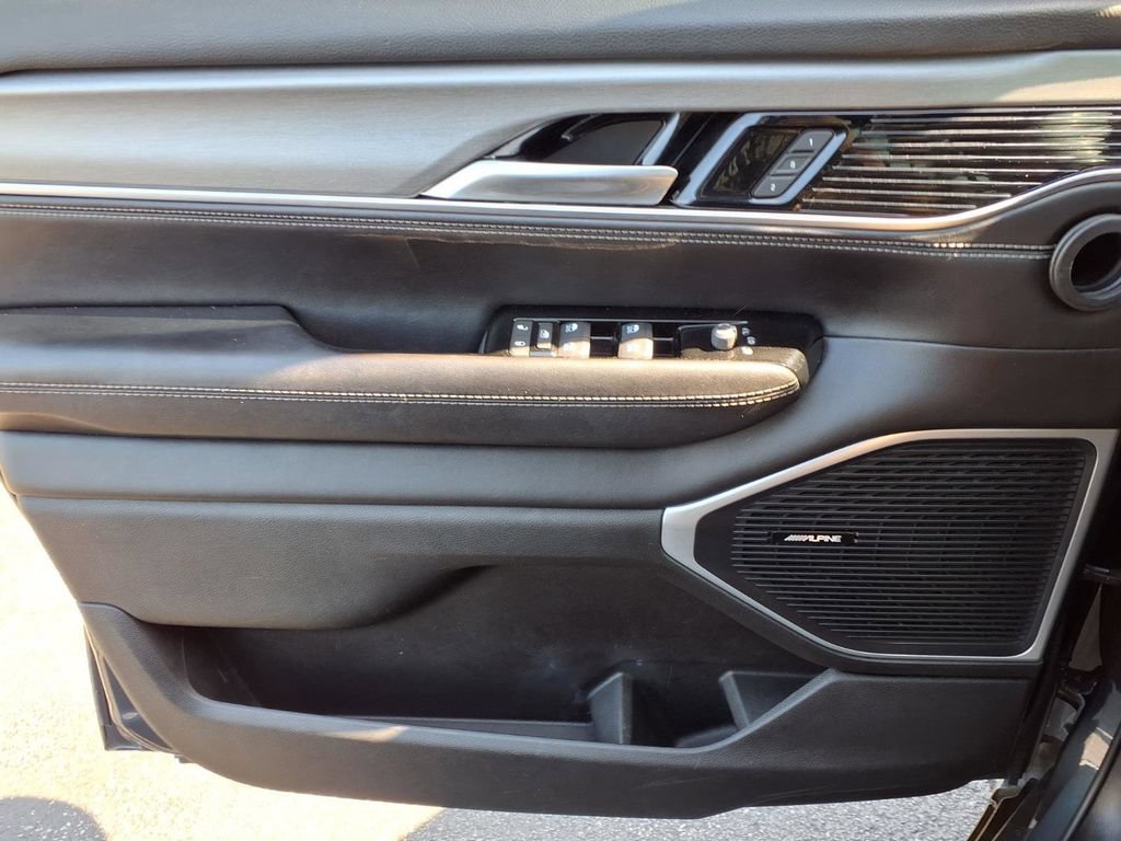 Used 2023 Jeep Wagoneer Series II AWD/4WD image 19
