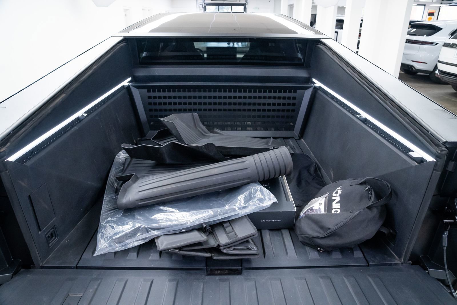 Used 2024 Tesla Cybertruck AWD Crew Cab image 8