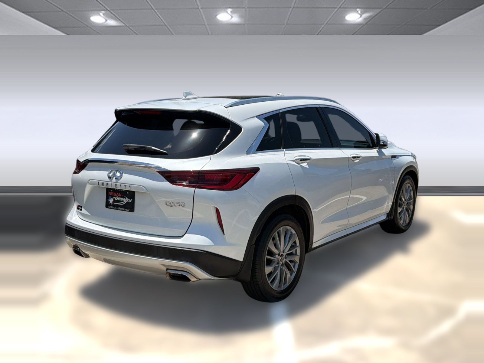 Used 2023 INFINITI QX50 Luxe FWD image 9