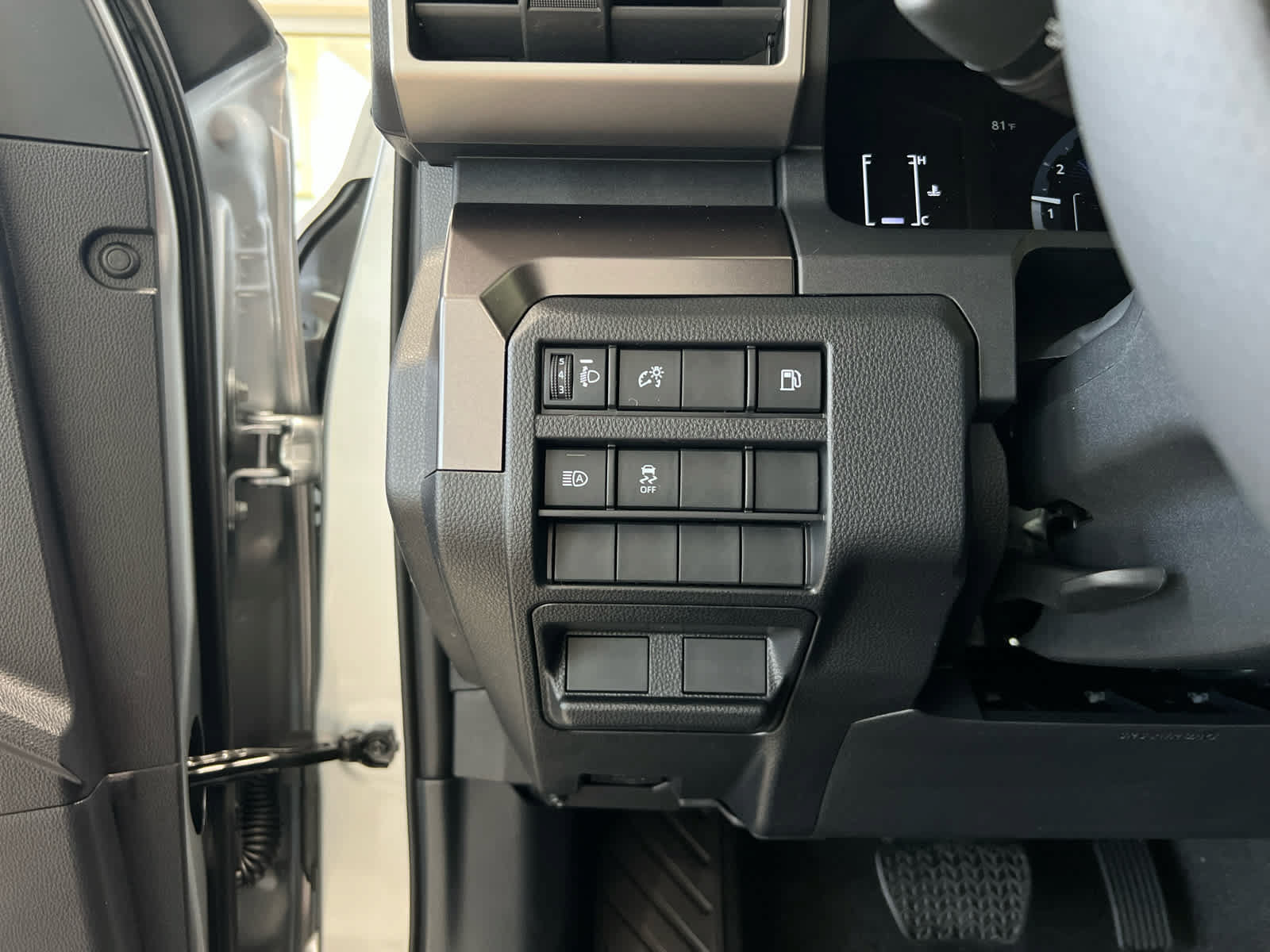 New 2026 Toyota 4Runner SR5 AWD/4WD image 16