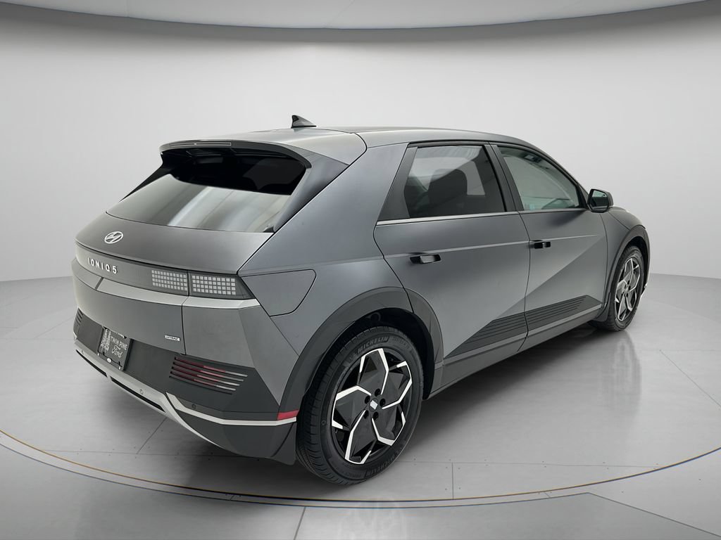 Used 2024 Hyundai Ioniq 5 SEL AWD/4WD image 5