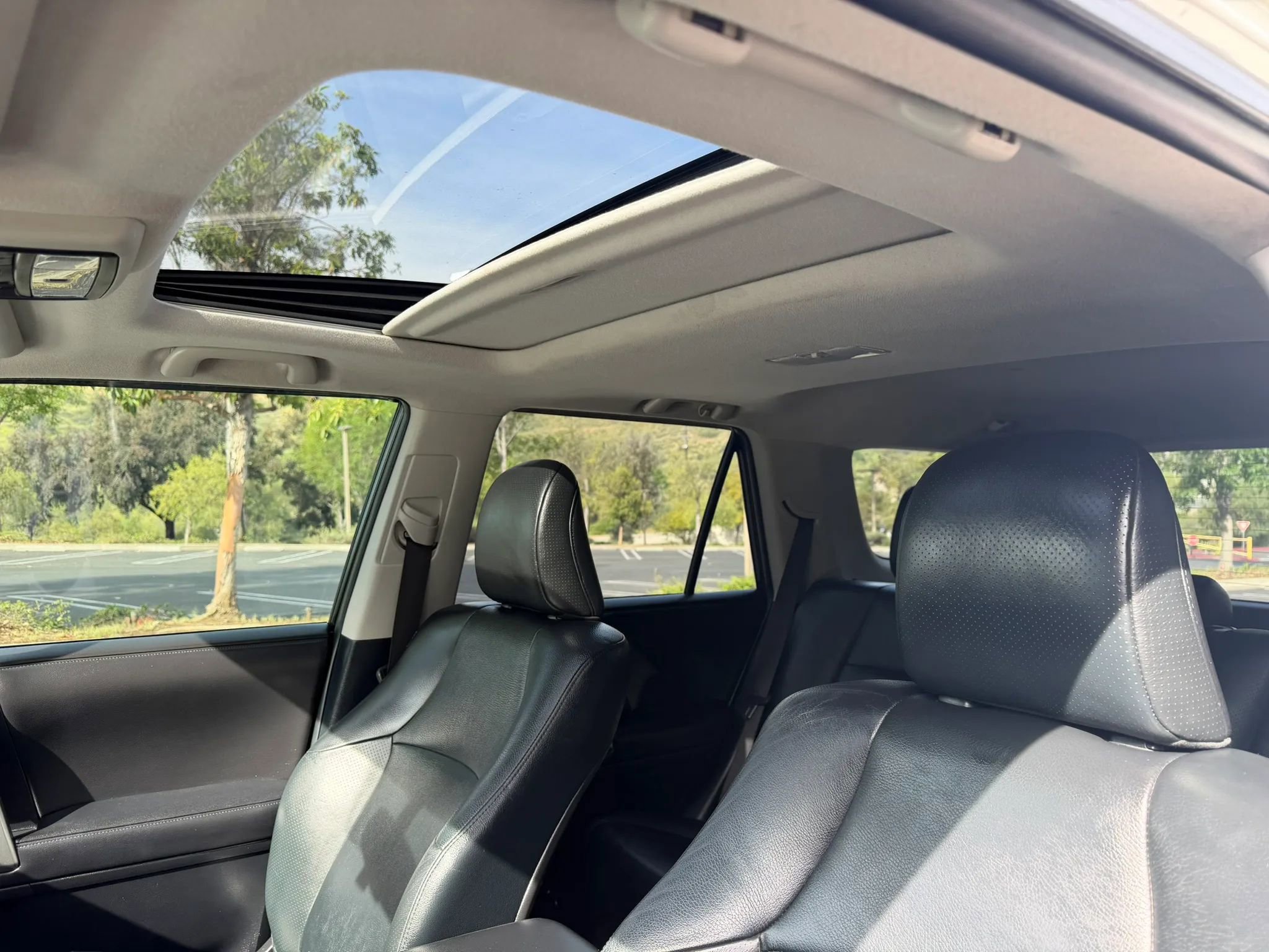 Used 2010 Toyota 4Runner Limited image 10