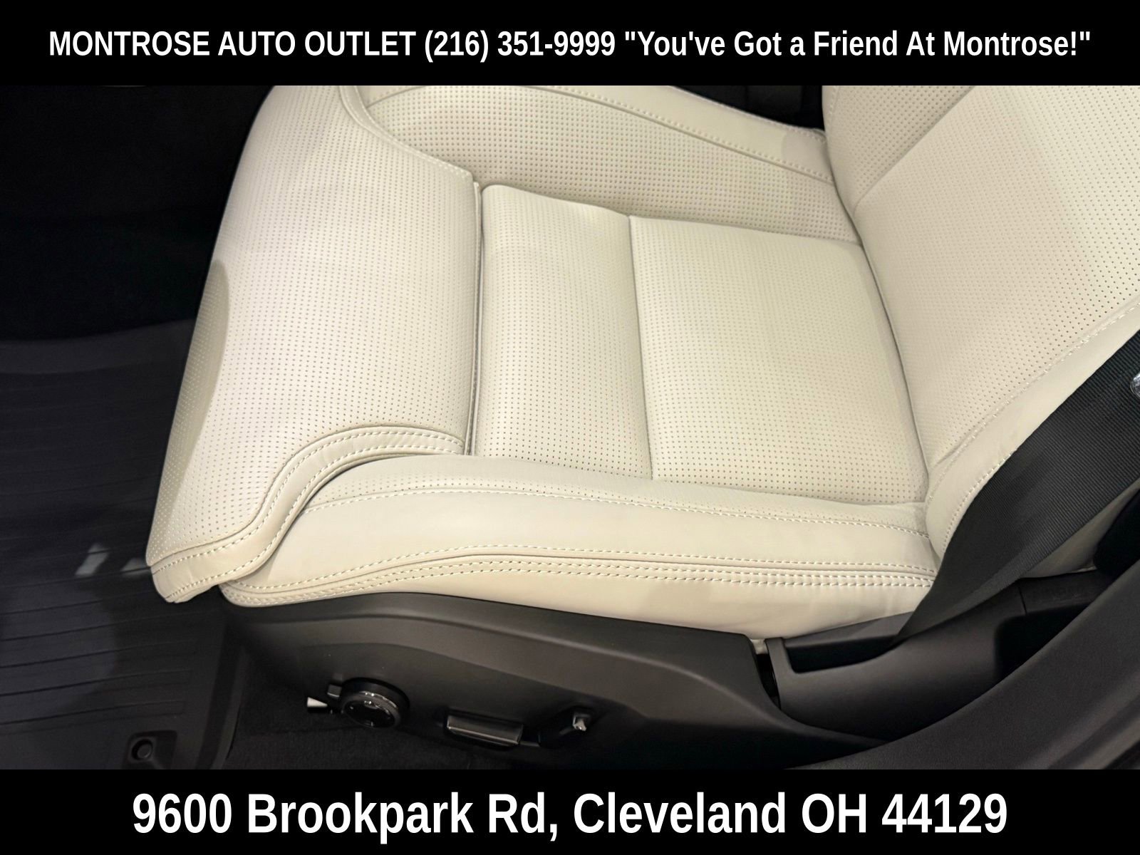 New 2026 Volvo V60 B5 Cross Country Ultra w/ Protection Package Premier image 33