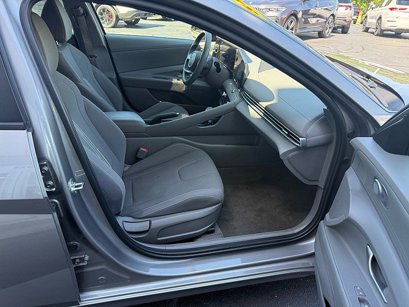 Used 2024 Hyundai Elantra SEL FWD image 29