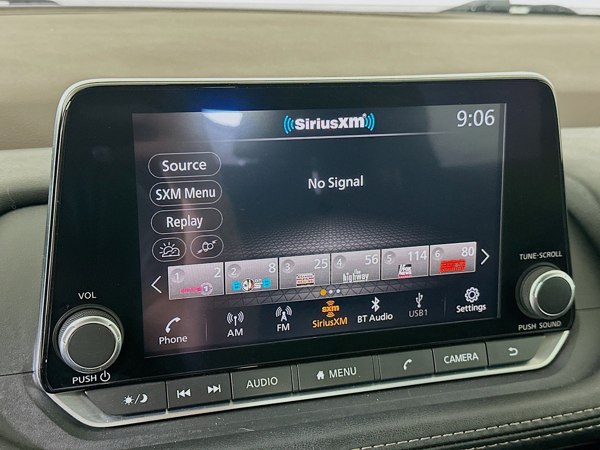 Used 2023 Nissan Rogue S AWD/4WD image 21