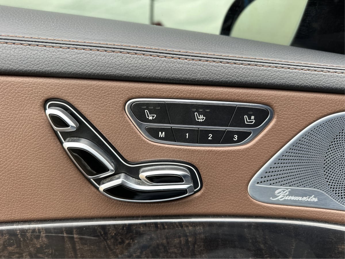 Used 2017 Mercedes-Benz S 550 4MATIC Sedan image 21