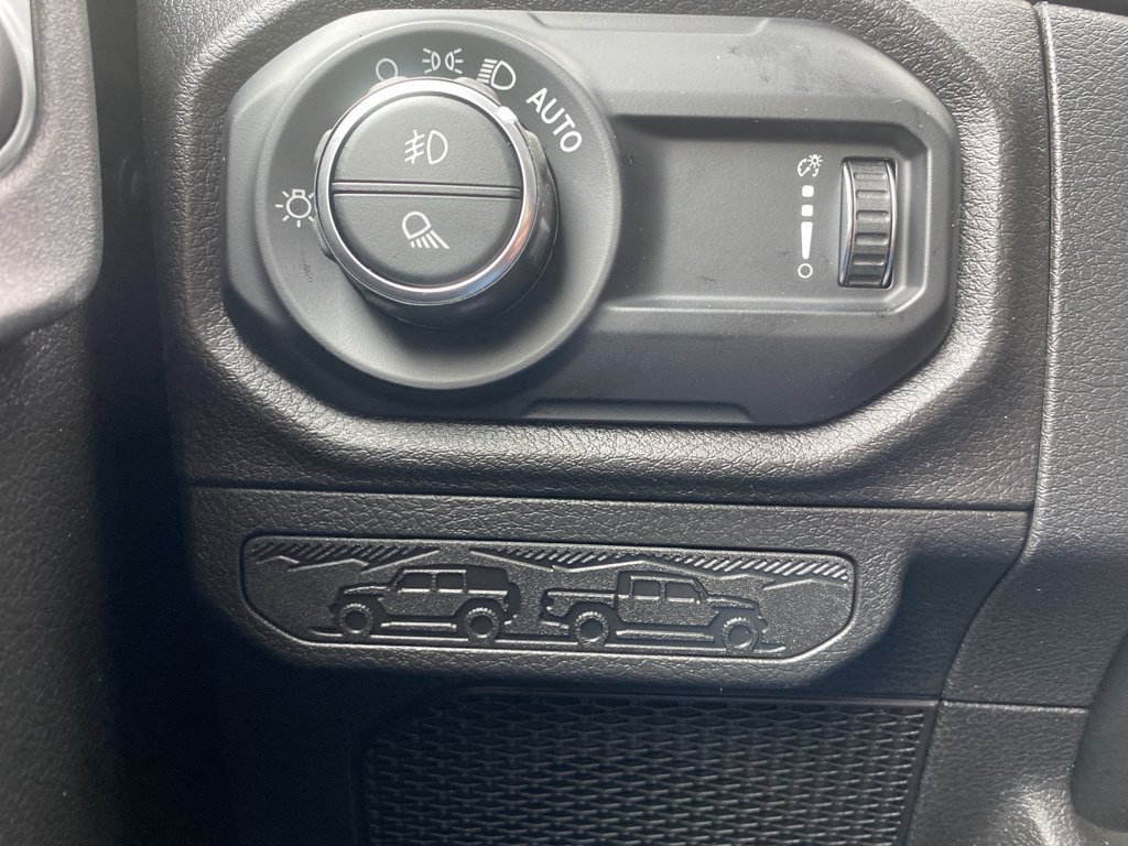New 2025 Jeep Gladiator Sport AWD/4WD image 24