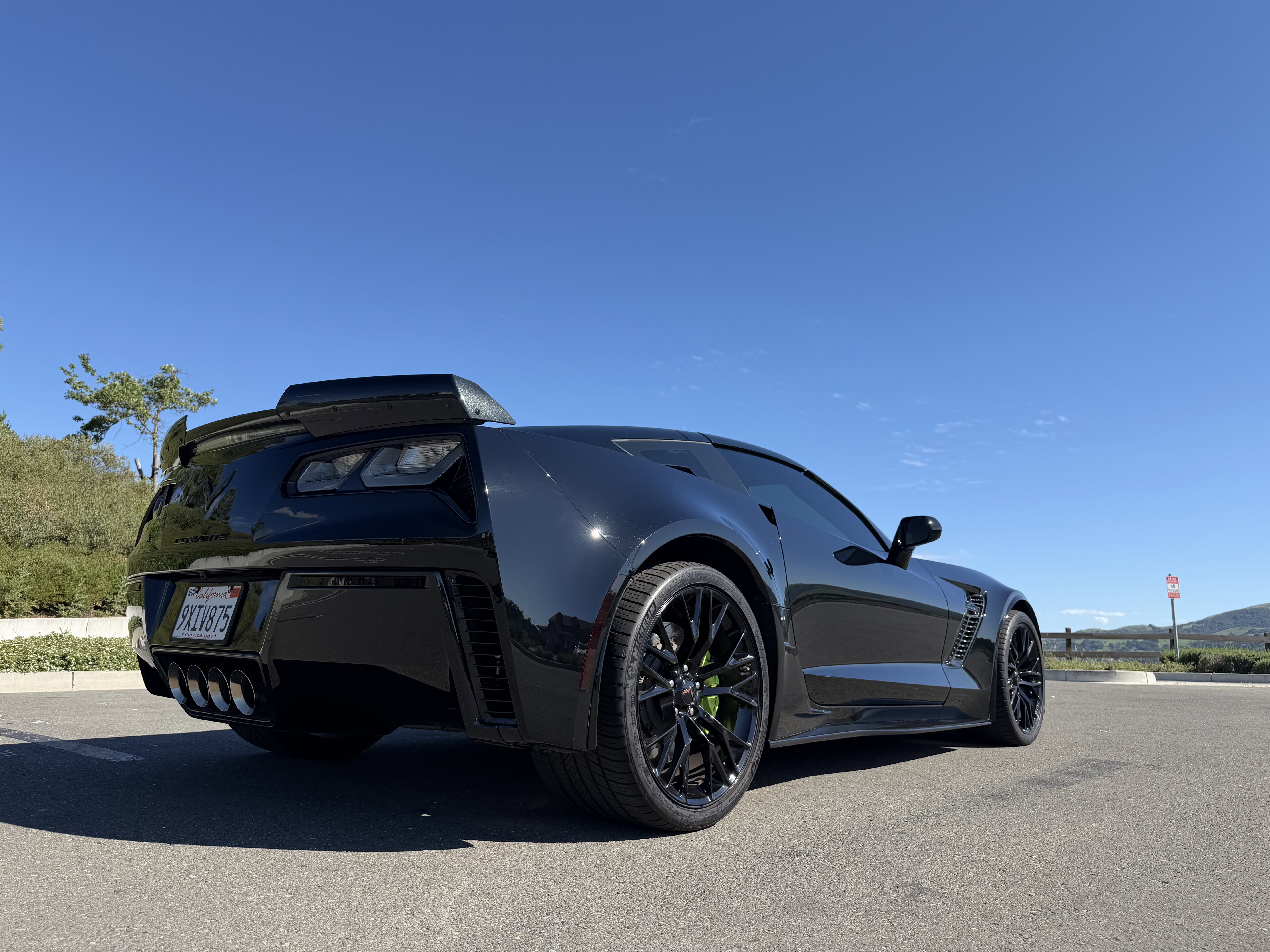 Used 2016 Chevrolet Corvette Z06 w/ 3LZ Preferred Equipment Group image 11