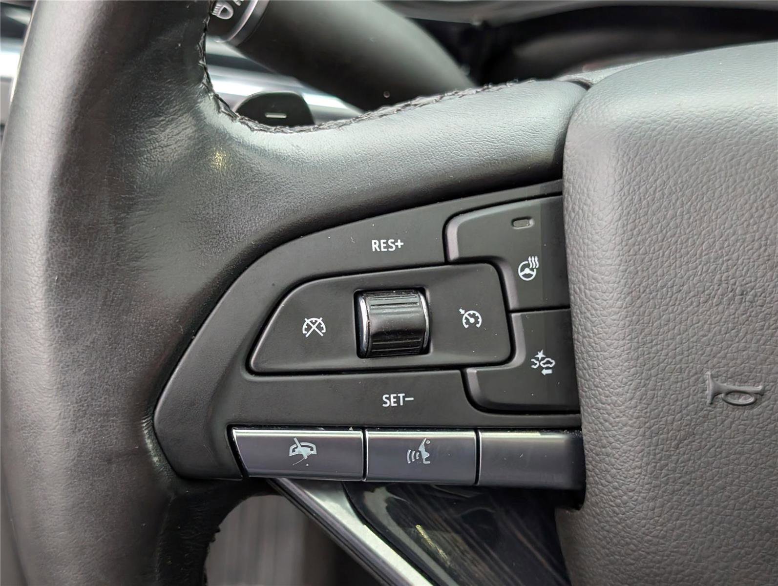 Used 2022 Cadillac XT6 Premium Luxury image 24