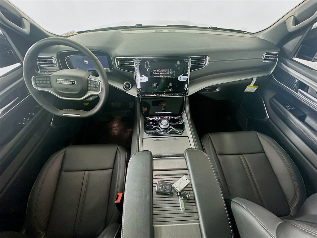 New 2025 Jeep Wagoneer L Series II image 9