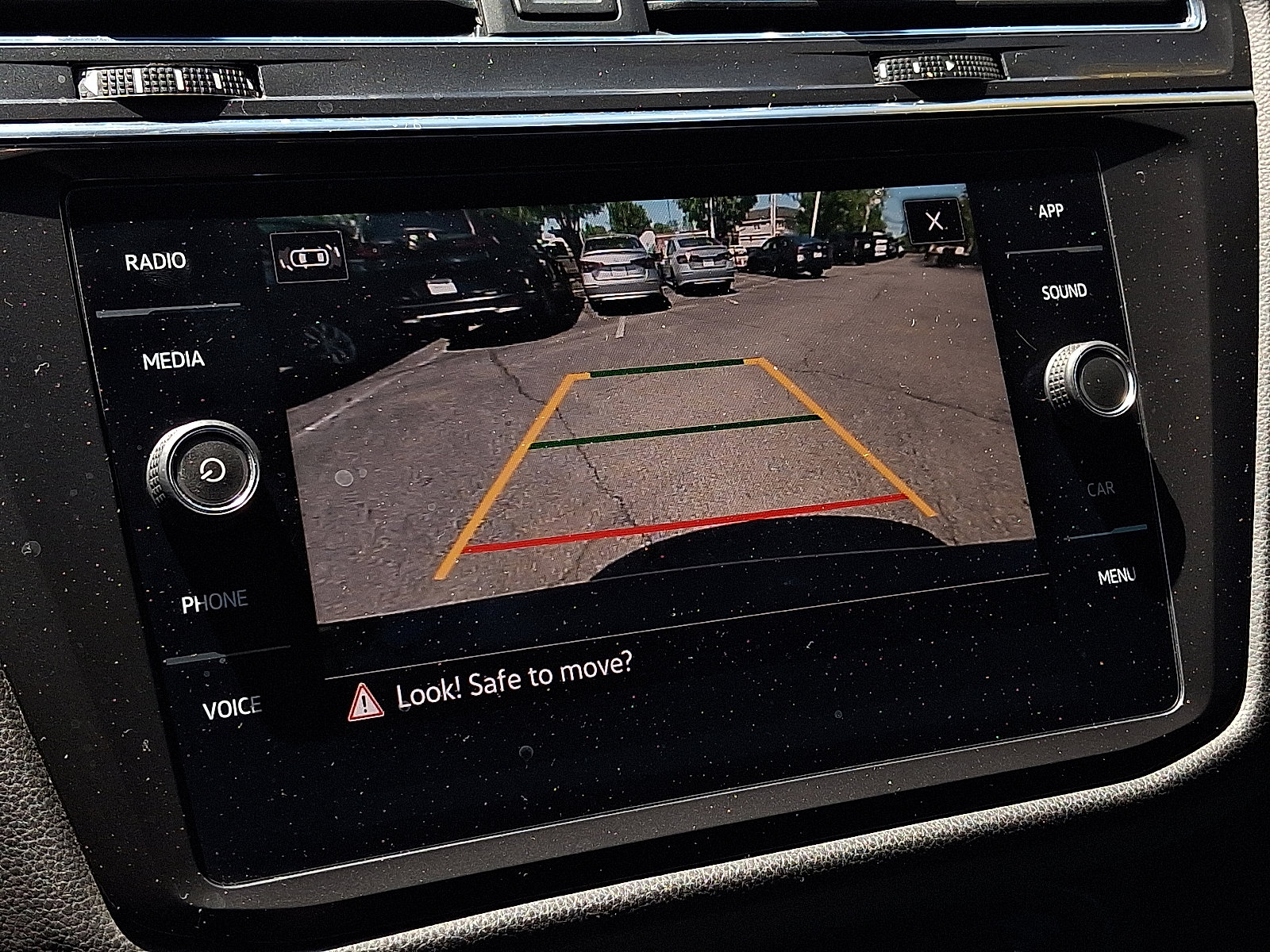 Used 2021 Volkswagen Tiguan SE FWD image 20